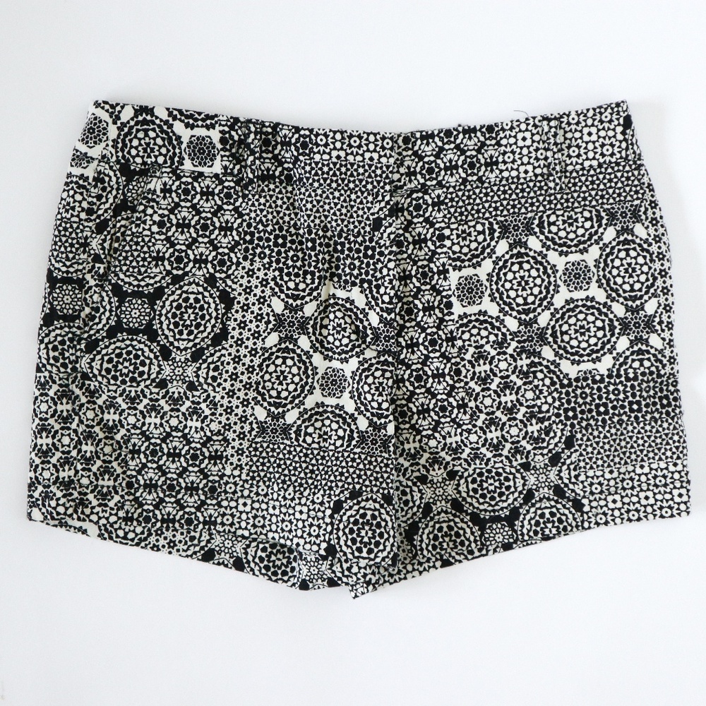 Artisan NY Shorts Size 6